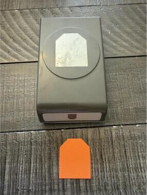 Stampin’ Up Tag Shape Punch